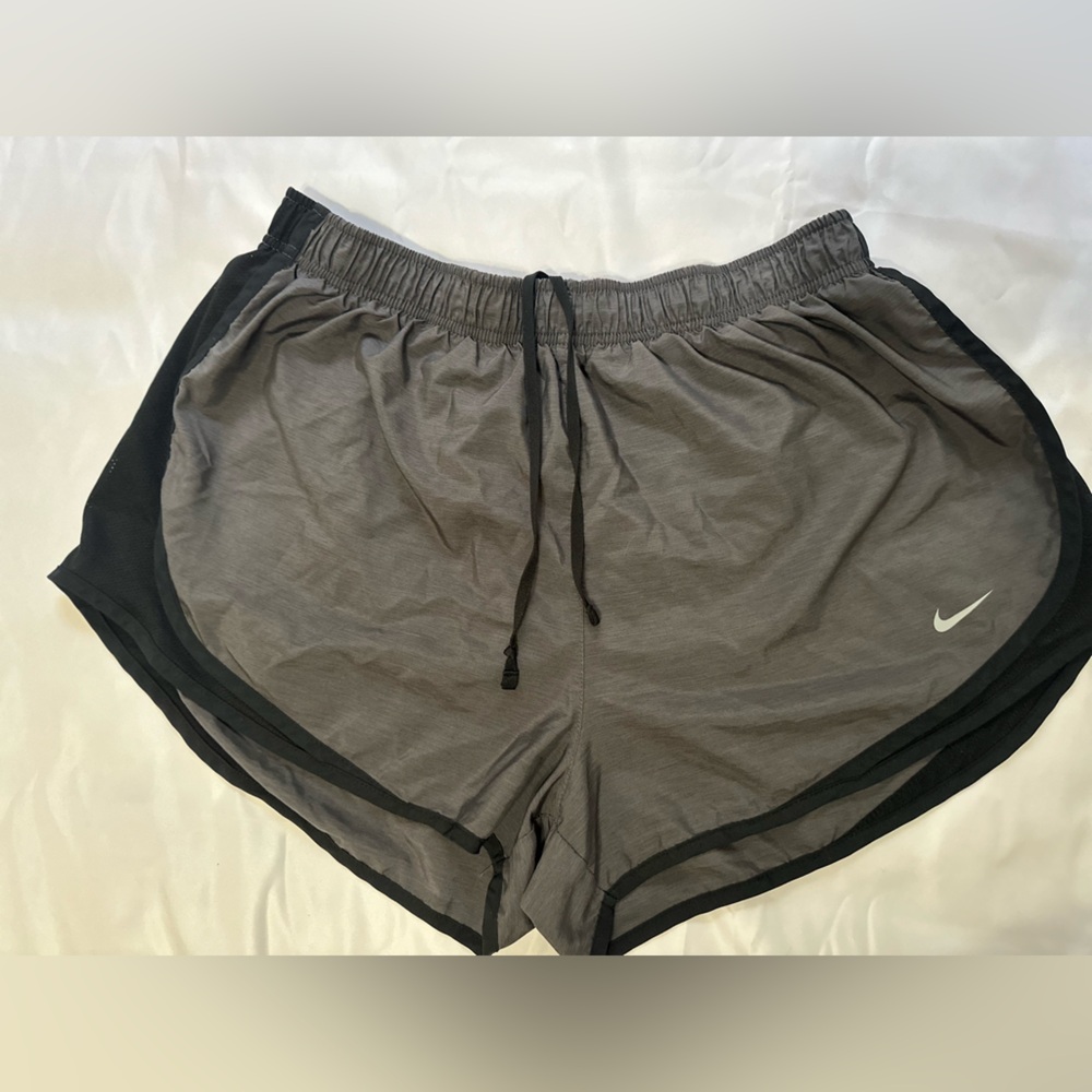 Nike Gray Athletic Shorts Lightweight Moisture-Wicking